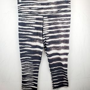 Nike Print Cropped leggings SZ S